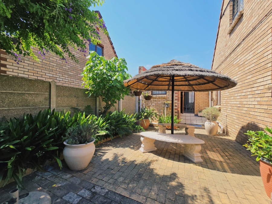 3 Bedroom Property for Sale in Dormehls Drift Western Cape